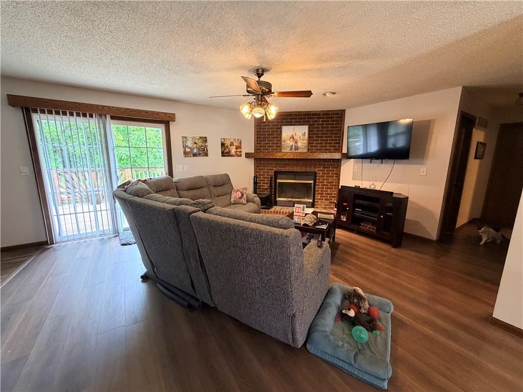 804 BIRCHWOOD Circle — photo 4