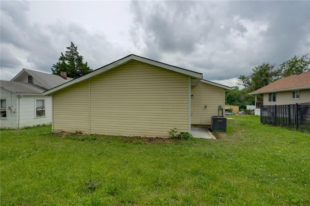 11420 E Simpson Avenue — photo 23