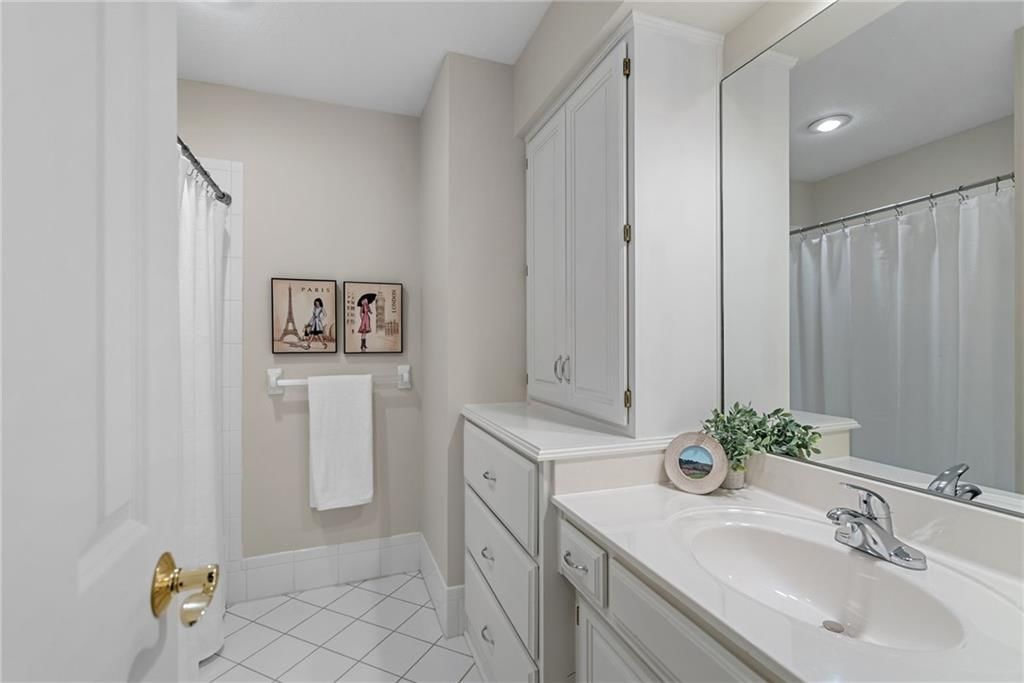 11410 W 139th Terrace — photo 36