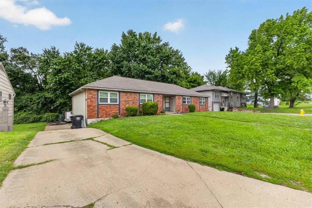 8310 Sterling Avenue — photo 2