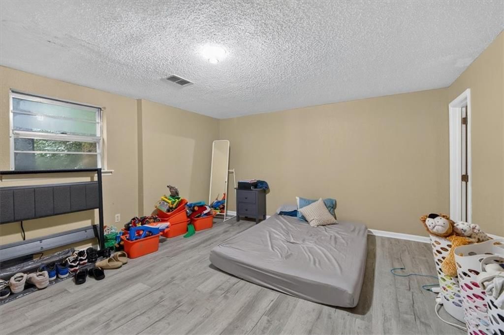 8310 Sterling Avenue — photo 21