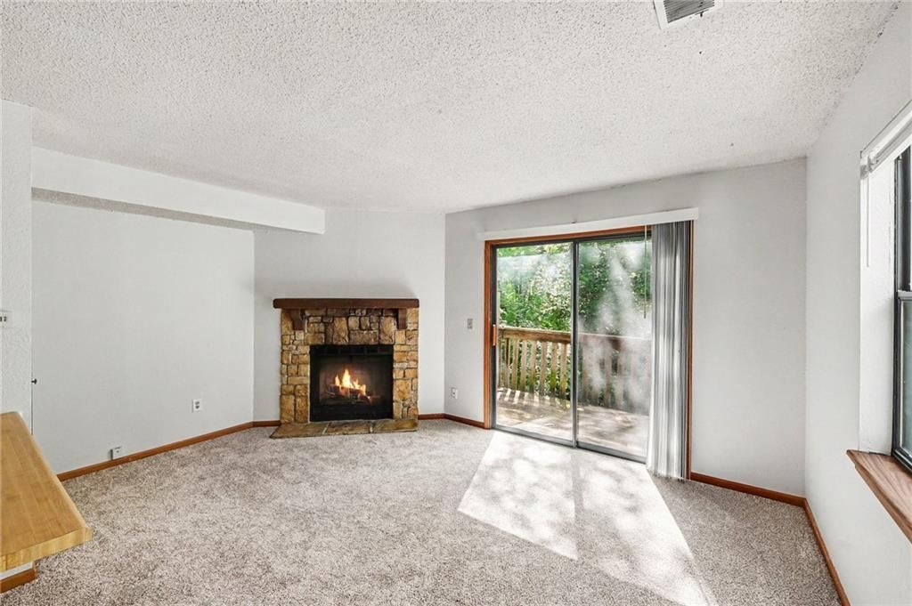 Photo 6 of 18 - 8213 & 8215 Everton Avenue, Kansas City, MO 64152