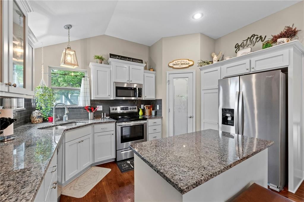 21431 W 47th Terrace — photo 12