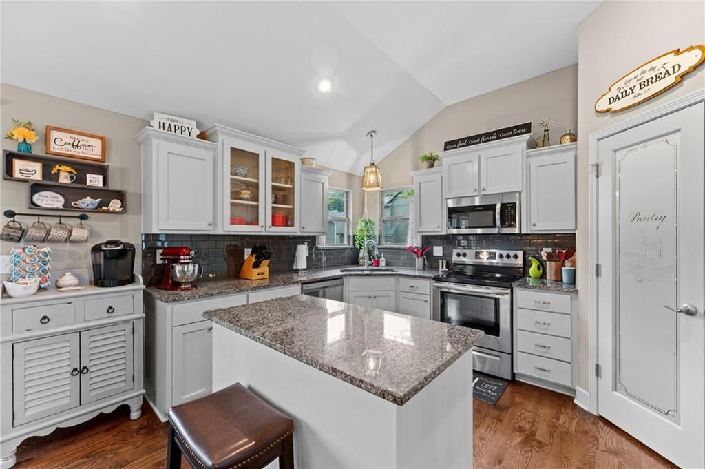 21431 W 47th Terrace — photo 13