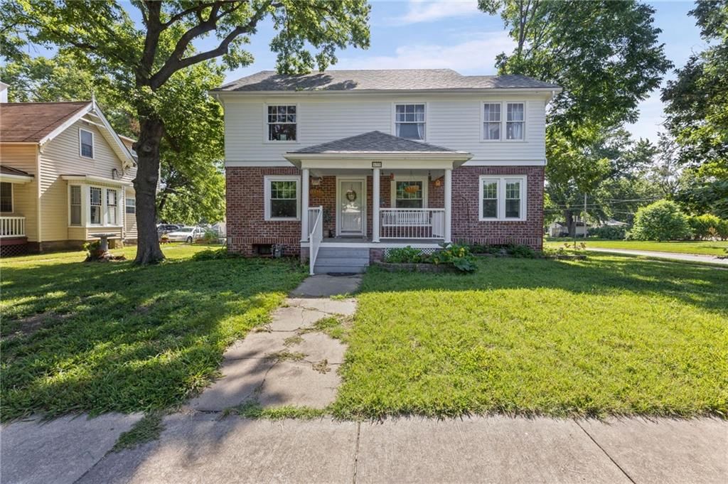 633 S Cedar Street — photo 1