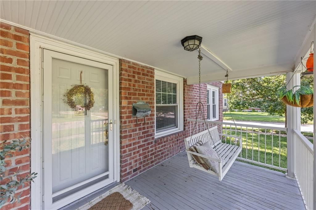 633 S Cedar Street — photo 2