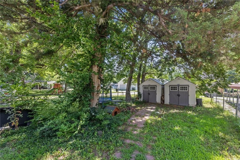 633 S Cedar Street — photo 42
