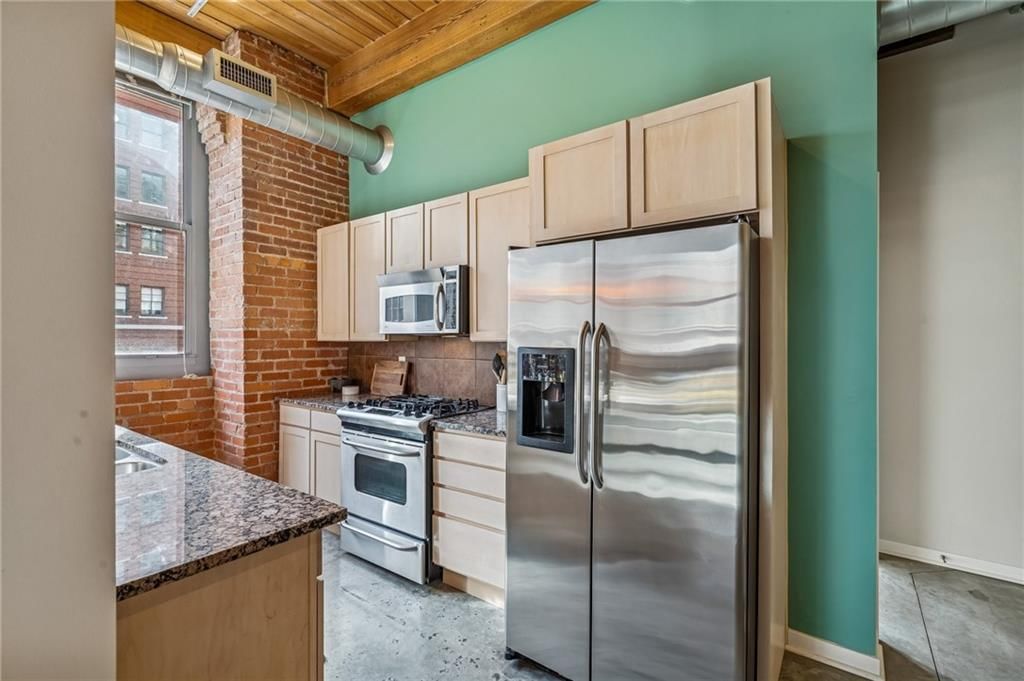 712 Broadway Boulevard — photo 11