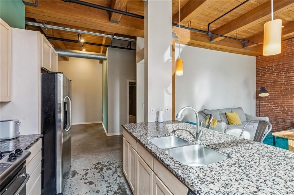 712 Broadway Boulevard — photo 14