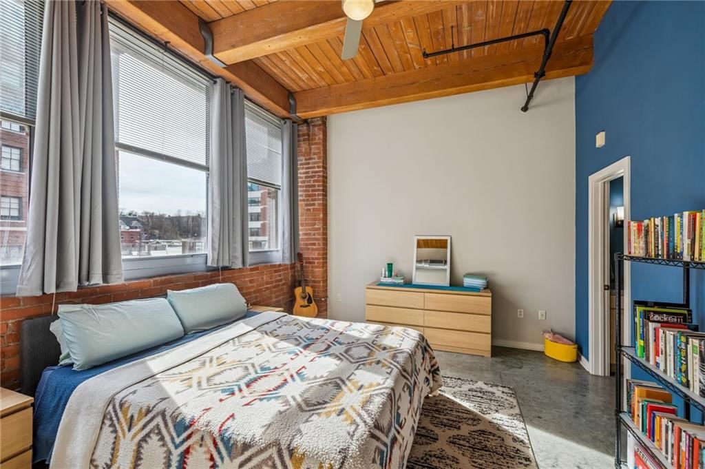 712 Broadway Boulevard — photo 20