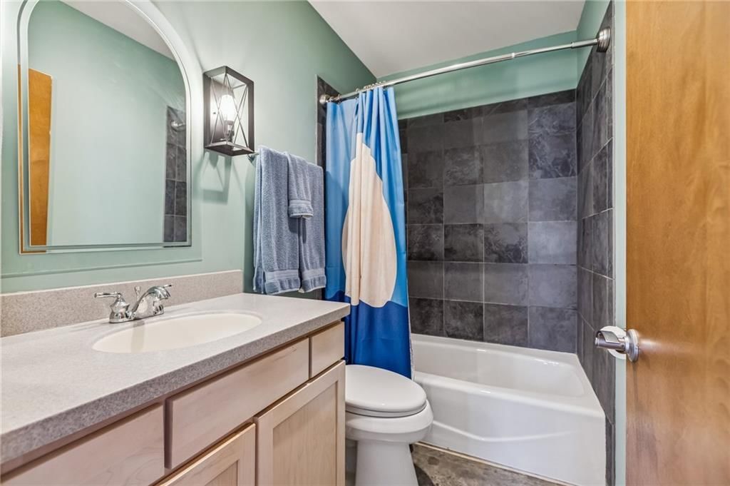 712 Broadway Boulevard — photo 24