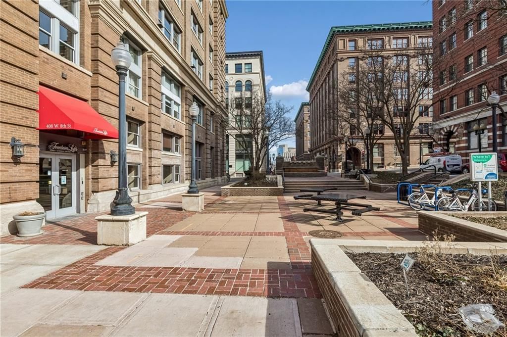 712 Broadway Boulevard — photo 32