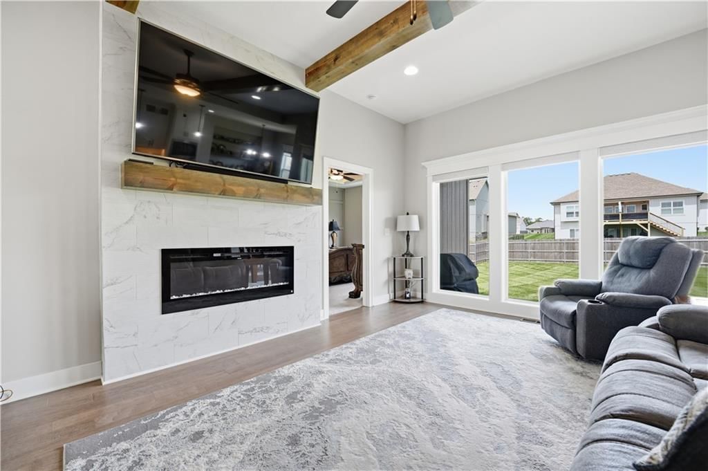 1811 Winchester Drive — photo 4