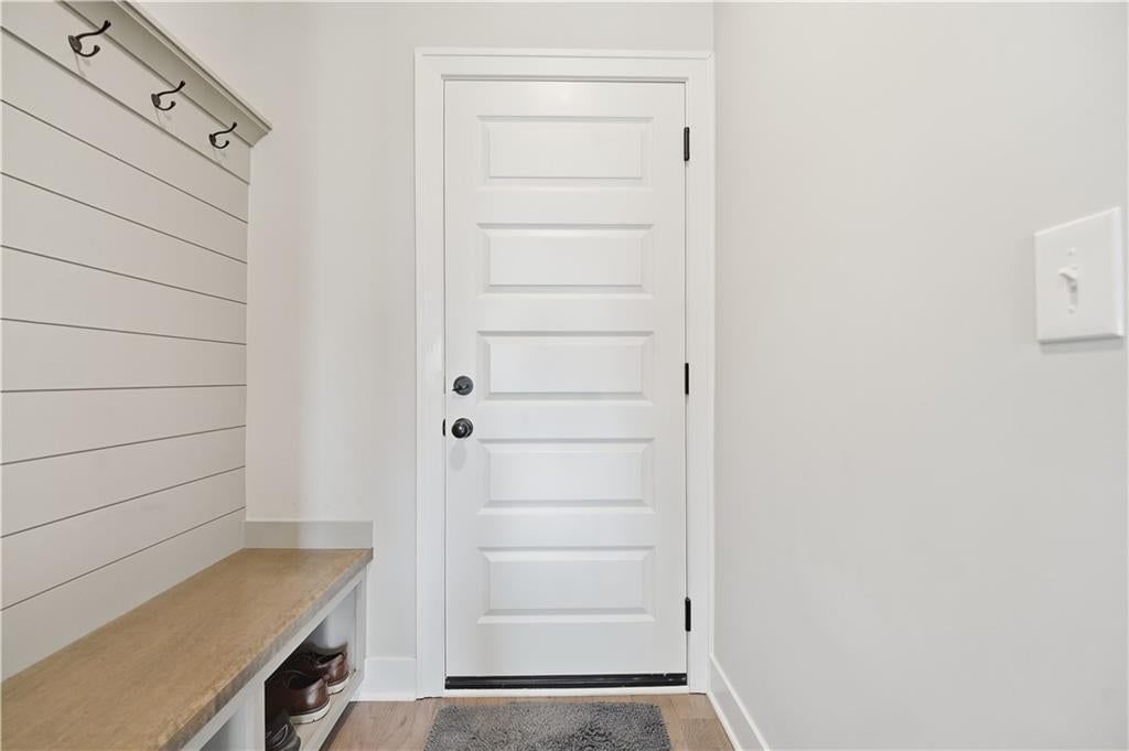 1811 Winchester Drive — photo 12