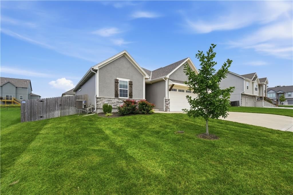 1811 Winchester Drive — photo 33