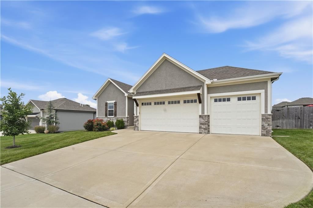 1811 Winchester Drive — photo 37