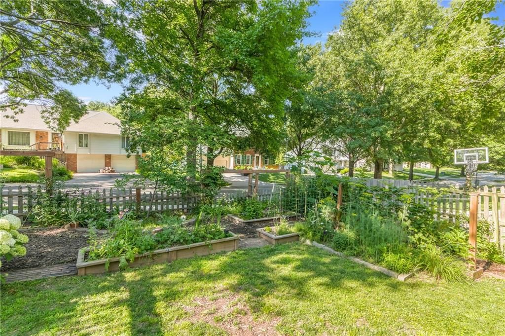 5909 N Norton Avenue — photo 11