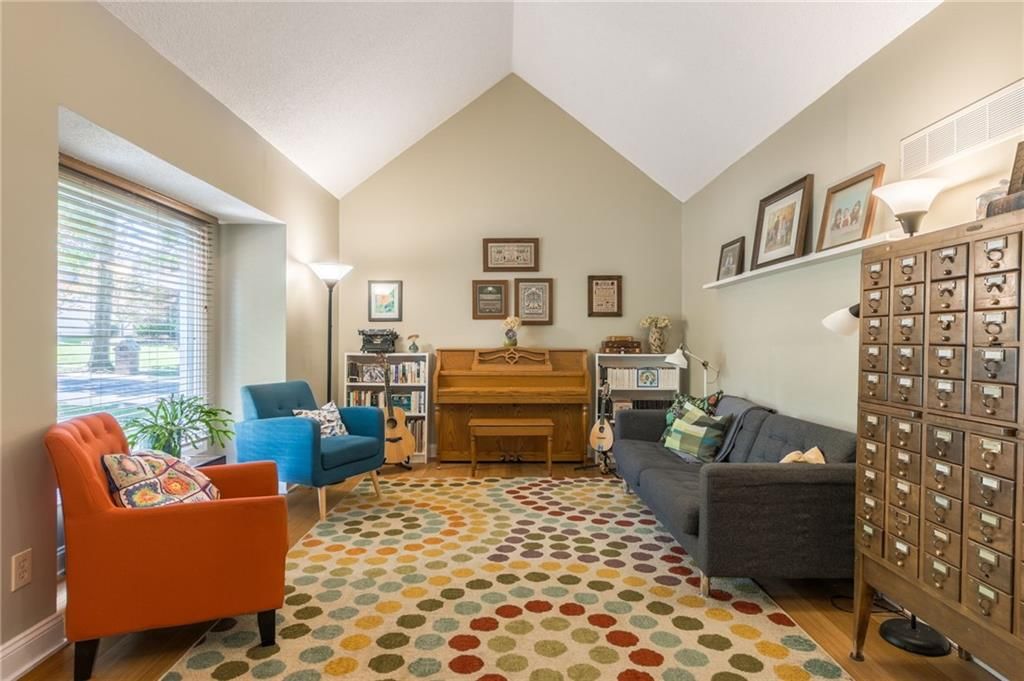 5909 N Norton Avenue — photo 15
