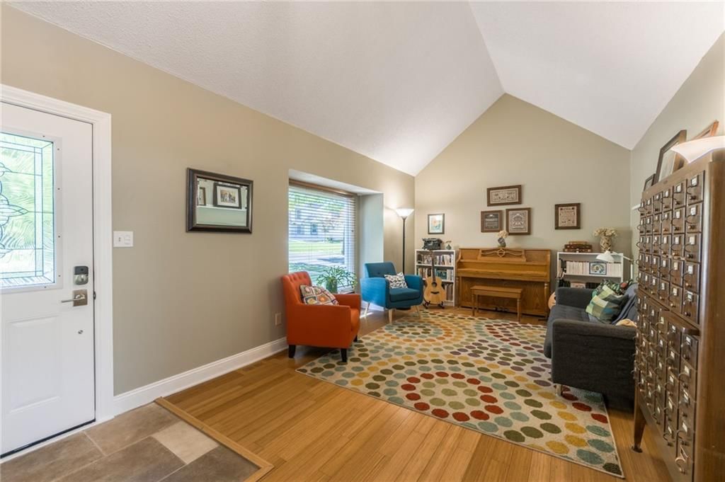 5909 N Norton Avenue — photo 16