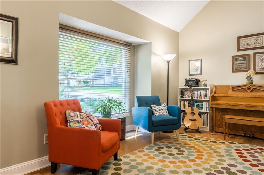 5909 N Norton Avenue — photo 17