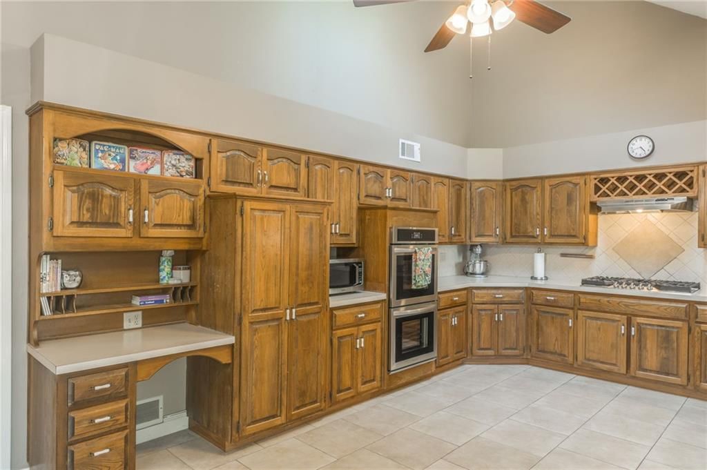 5909 N Norton Avenue — photo 23