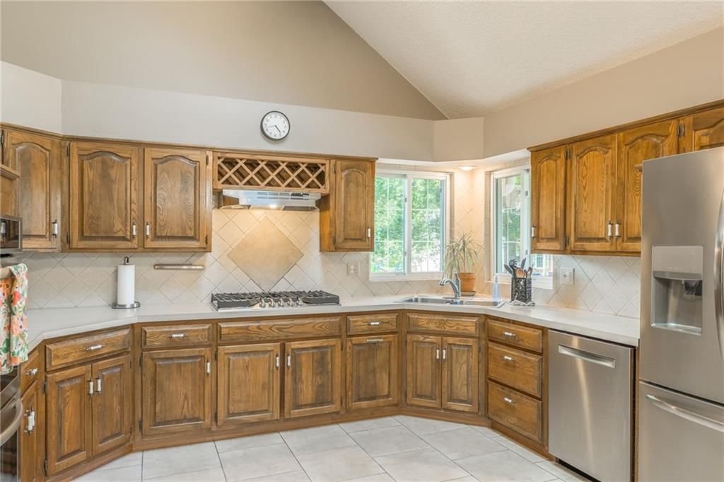 5909 N Norton Avenue — photo 24