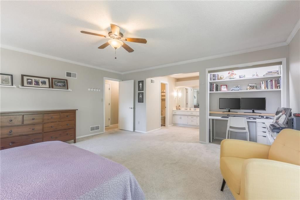 5909 N Norton Avenue — photo 28