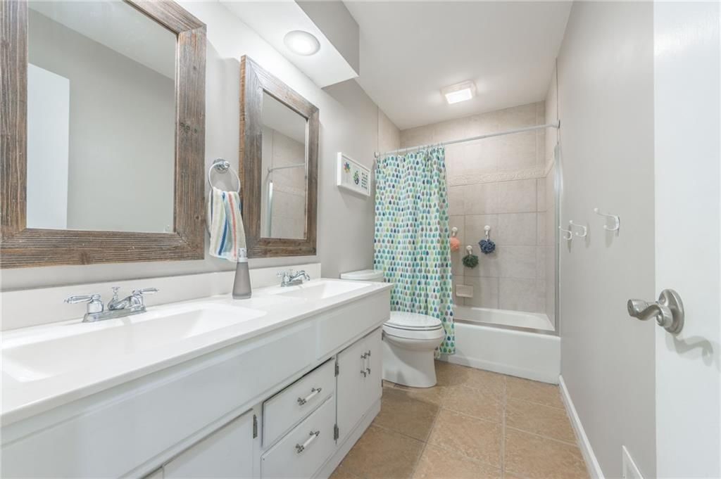 5909 N Norton Avenue — photo 39