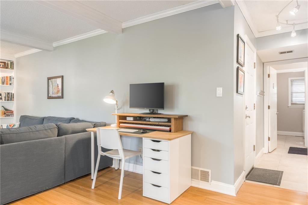 5909 N Norton Avenue — photo 43