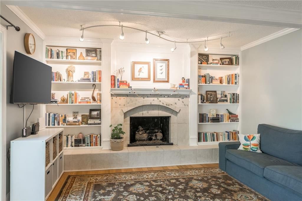 5909 N Norton Avenue — photo 45