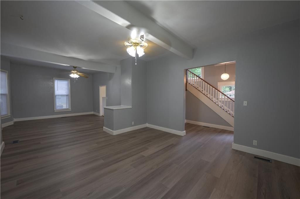 615 W 6th Street — photo 2