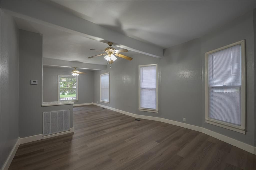 615 W 6th Street — photo 10