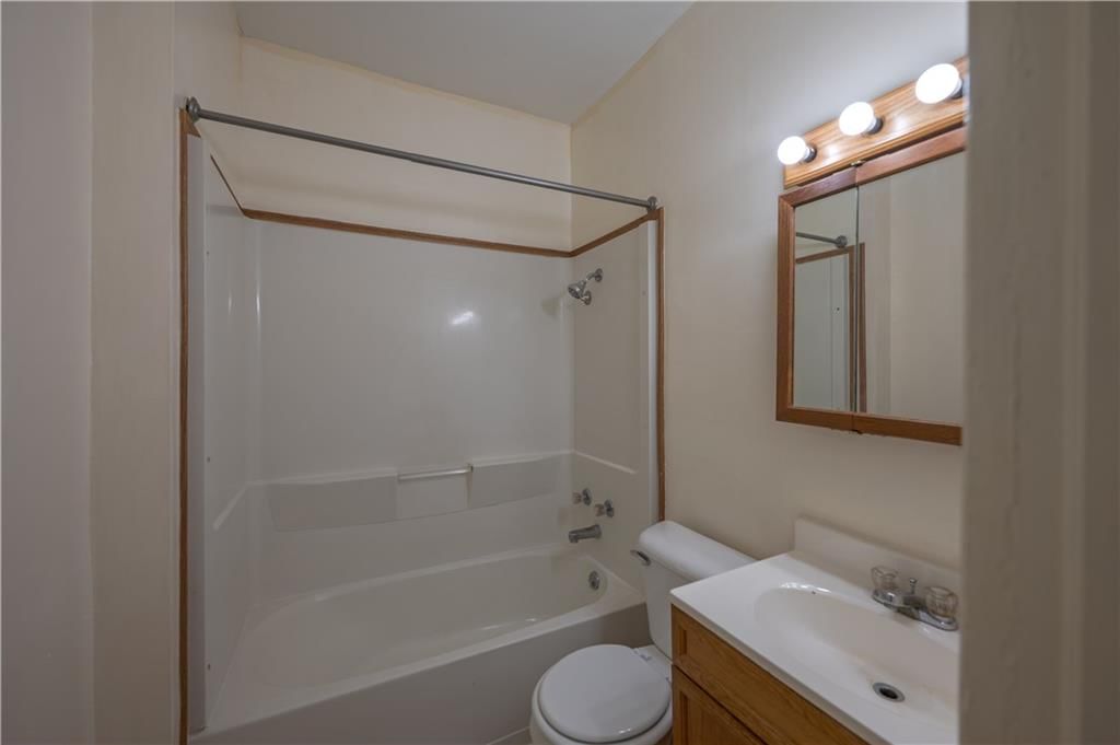 615 W 6th Street — photo 19