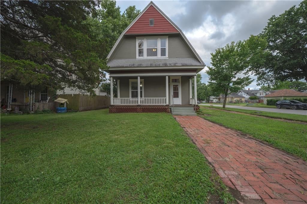 615 W 6th Street — photo 30