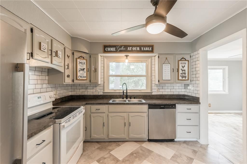 503 E Mckissock Street — photo 9