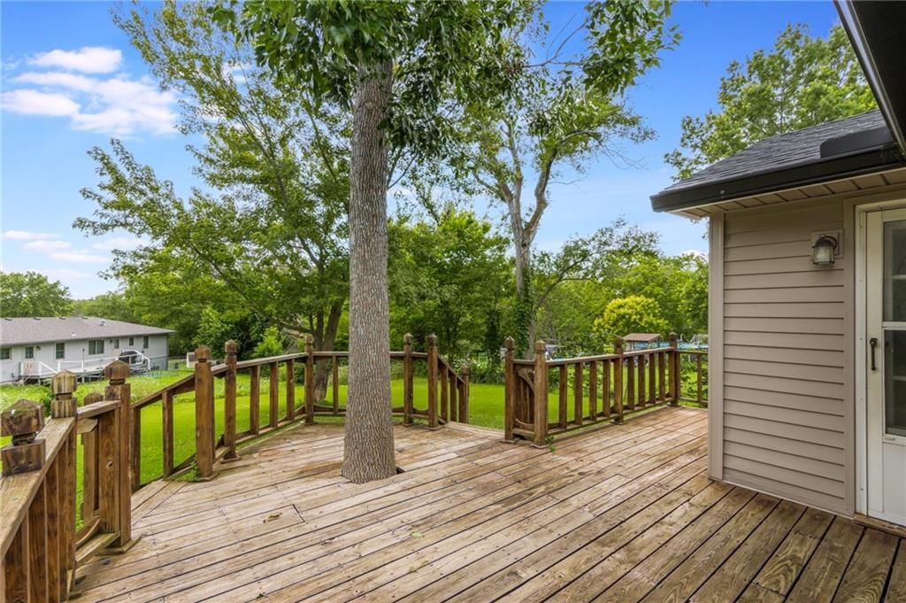 503 E Mckissock Street — photo 23