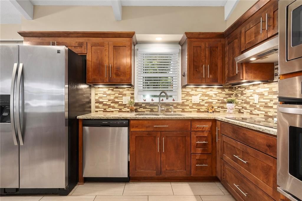 10402 W 73rd Street — photo 7