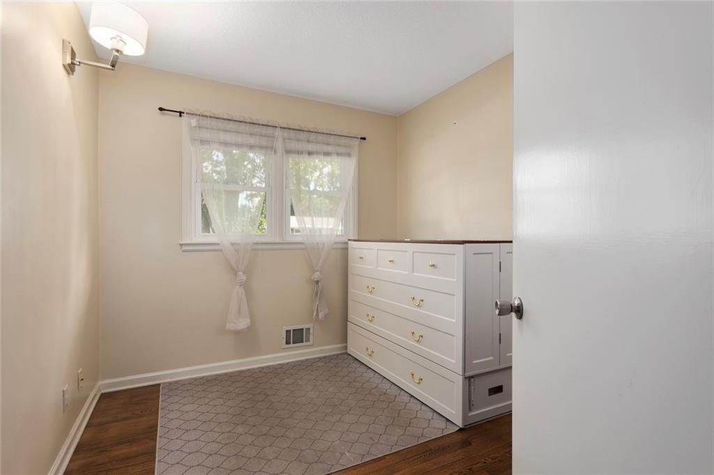10402 W 73rd Street — photo 8