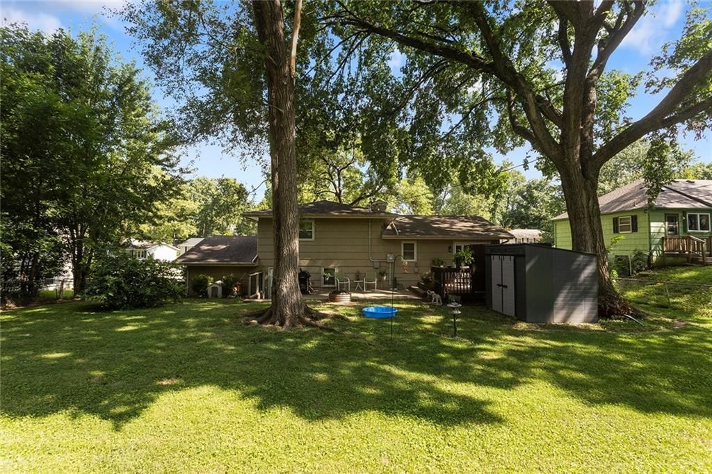 10402 W 73rd Street — photo 19