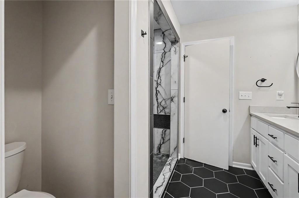 18629 Linwood Road — photo 34