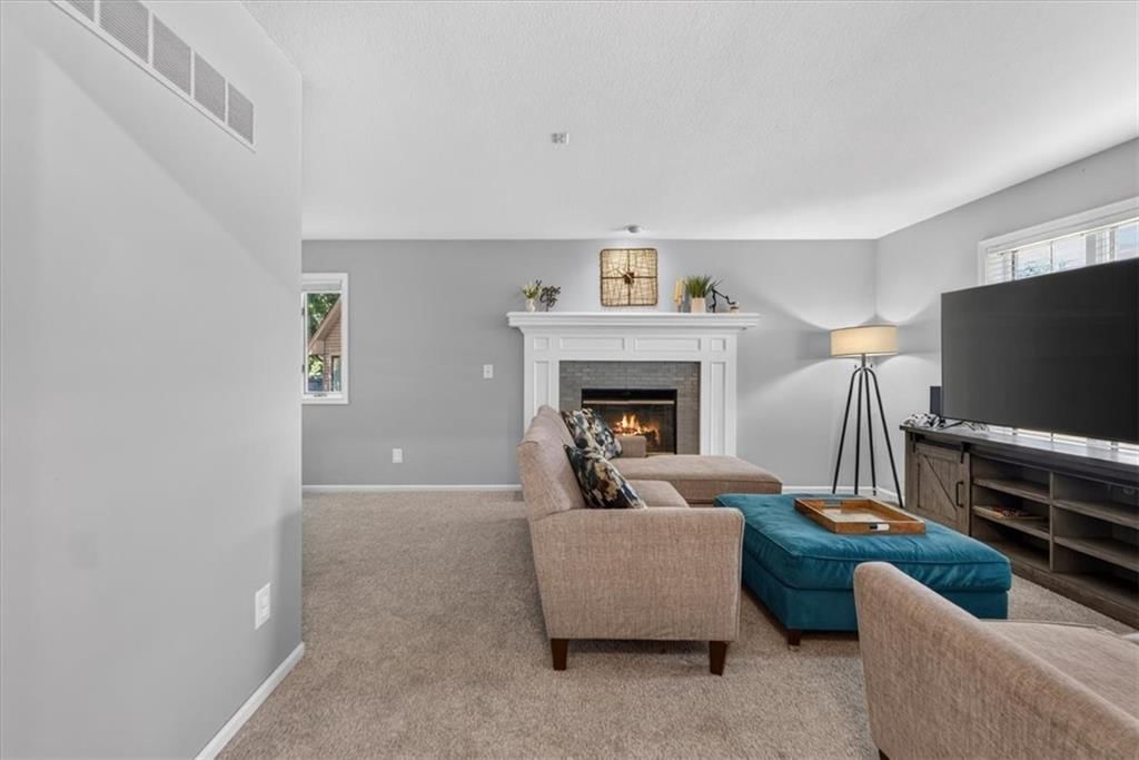 5743 Willow Avenue — photo 7
