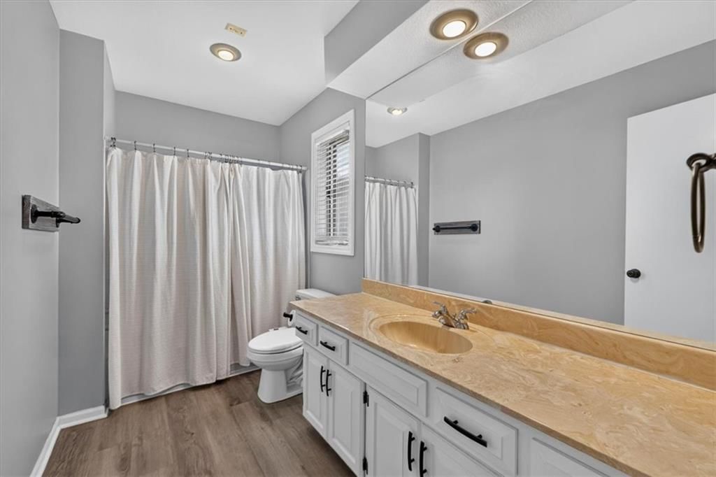 5743 Willow Avenue — photo 32