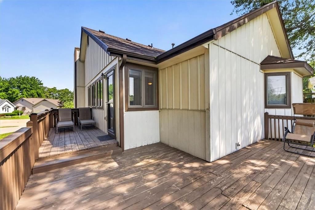 5743 Willow Avenue — photo 39