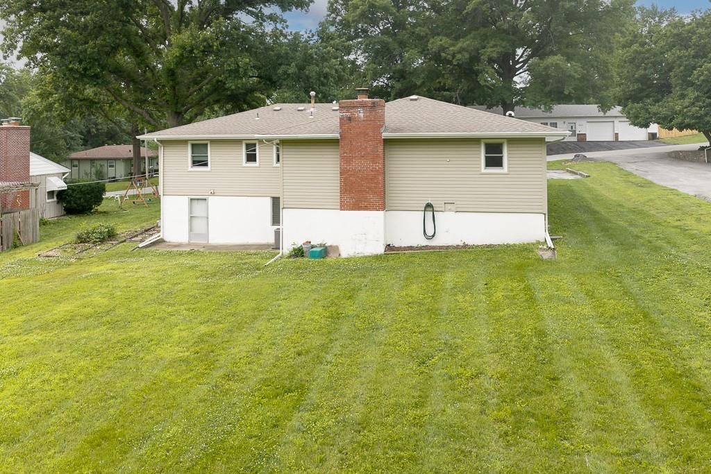 7600 Richland Avenue — photo 5