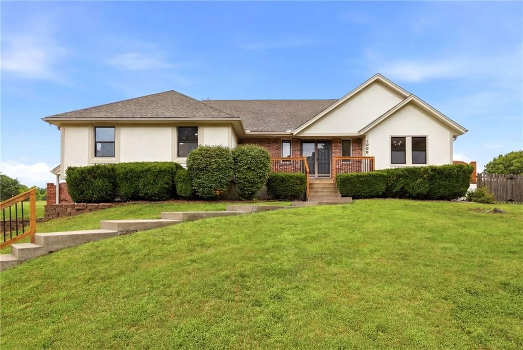1008 NE Remington Court — photo 1
