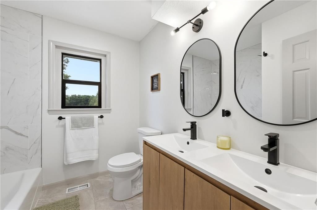 1008 NE Remington Court — photo 40