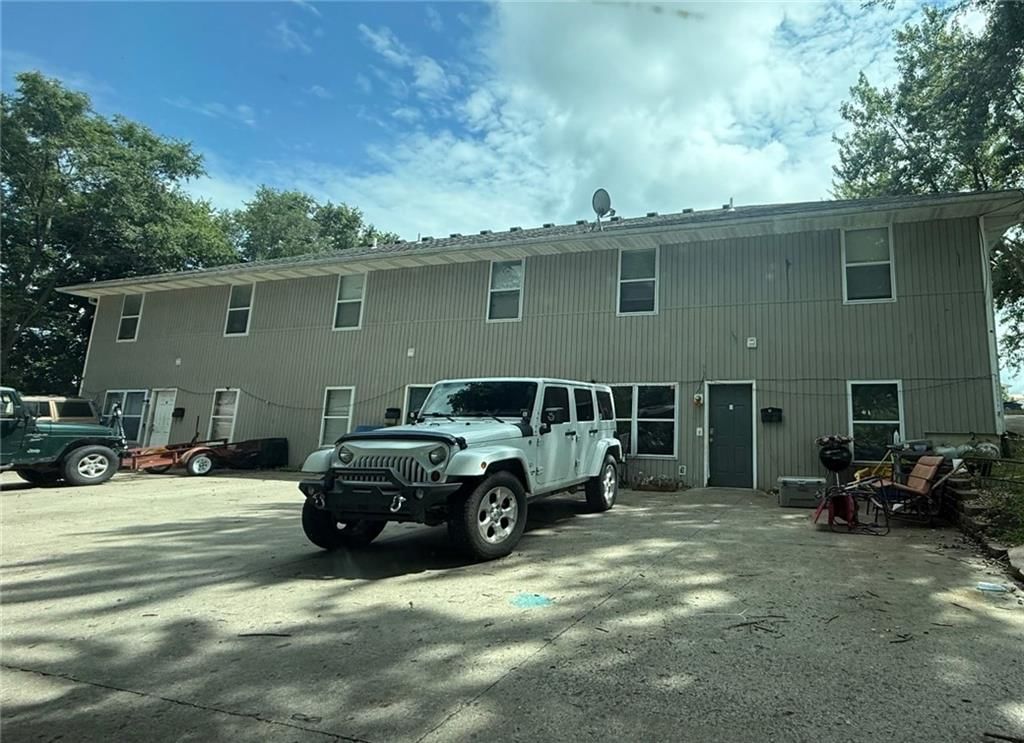 215 W Montgomery Street — photo 6