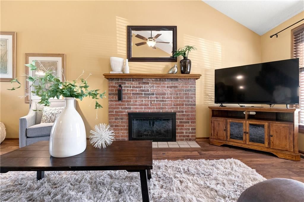 8406 N Crawford Avenue — photo 3