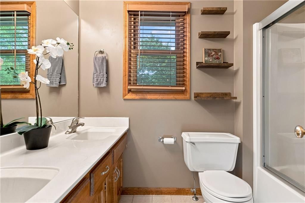 8406 N Crawford Avenue — photo 14