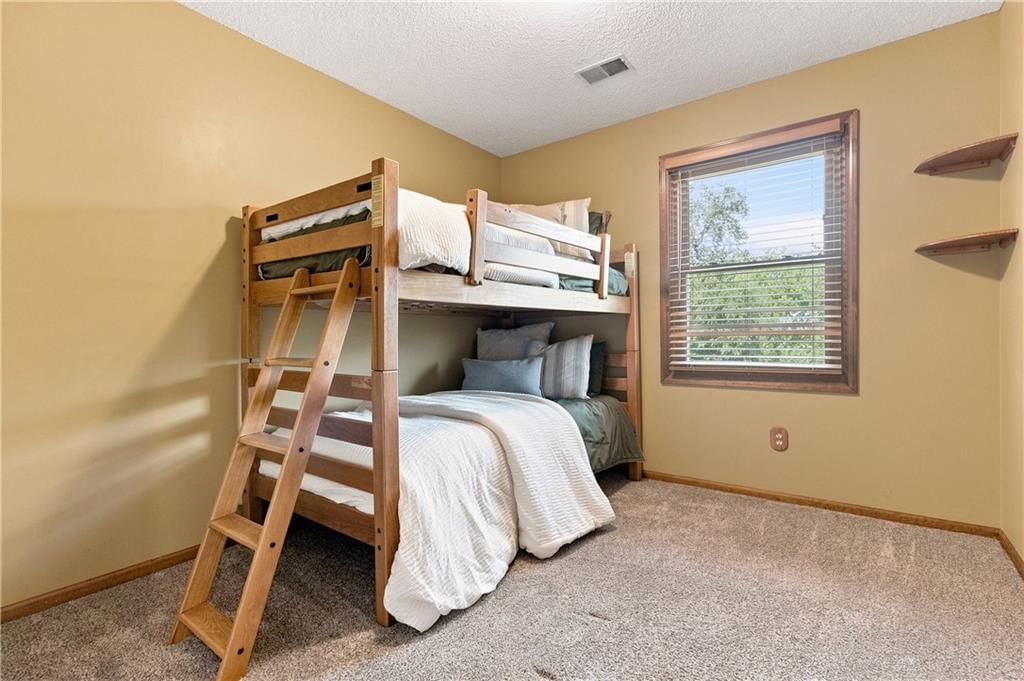 8406 N Crawford Avenue — photo 17